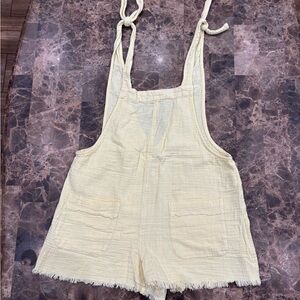 Pale Yellow Sleeveless Romper with Pockets